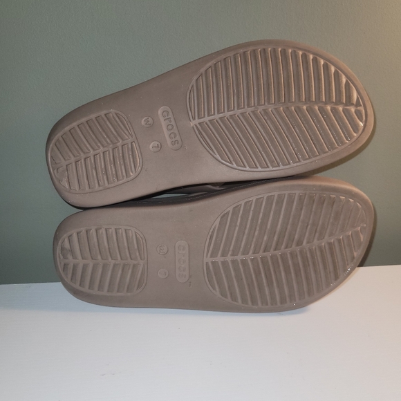 Crocs Platform Latte Flip Flops. Size 7 Soft and Comfy - Picture 8 of 8